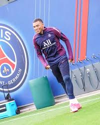 Kylian Mbappe On Twitter Psg Soccer Match Football Match