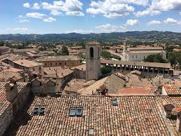 It lies roughly equidistant between rome (south) and florence (north). Visiting Umbria Italy Map And Attractions Guide