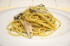 Dopo aver comprato le alici, una parte le cucino scaldandole semplicemente in padella e le conservo. Spaghetti Con Alici La Ricetta Scientifica Spiegata In 5 Punti