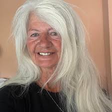 Hi! I'm new to this group. I recently joined because I just simply love  Motown best music ever loved this music from a very early age . And still  love it today