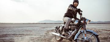It will not be exaggeration to say that the word 'thumper' got instantly popular among the masses due to advent of royal enfield classic 350. Classic 350 Dual Channel Colours Specifications Reviews Gallery Royal Enfield