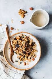 Buchweizen Granola Mit Ahornsirup Kardamom Eat This Foodblog Vegane Rezepte Stories Rezept In 2020 Lebensmittel Essen Hausgemachtes Granola Buchweizen