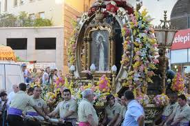 Poco a poco la normalidad vuelve a nuestra vida y, con ella, las verbenas de verano llegan a la villa y corte de la mano de san cayetano. Fiesta De San Cayetano Y San Lorenzo En Madrid