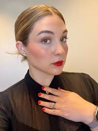 Is the dark red or bright red preferred?