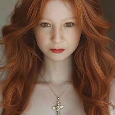 Un Señor alto, rubio, de bigotes