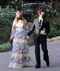 Singer harry styles and don't worry darling director and actress olivia wilde are dating san ysidro ranch in montecito, california together for the weekend to attend the wedding of styles' manager jeff azoff. Harry Styles Updates On Twitter More Of Harry And Olivia Wilde At Jeff S Wedding
