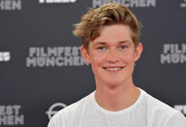 Jetzt abstimmen! Das sind die 100 Nominierten des Young ICONs Awards