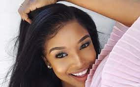 She recently had an insightful sit down with businesswoman amanda dambuza. Kim Kardashian Gibt Ayanda Thabethe Ihren Gutesiegel Nach Welt