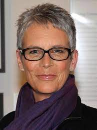 Jamie Lee Curtis A Bit Too Short For My Taste Curtis Something For Ge Bit Curtis Ge Super Short Hair Long Face Haircuts Jamie Lee Curtis Hair