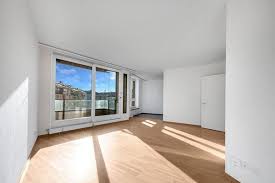 Stock und hat eine schöne aussicht über altona. Ihr Neues Zuhause Im En Von Zurich Enge Schone Urbane 3 5 Zimmer Wohnung Zu Vermieten Wohnung Zu Vermieten Wohnung 2 Zimmer Wohnung