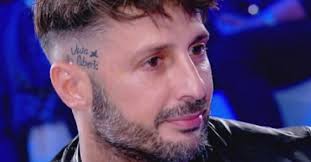 Il nome di corona è legato a una serie di indagini effettuate dalla procura della. Adriano Celentano Breaks The Silence And Has His Say On Fabrizio Corona Curler Ruetir