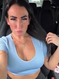 Struggles and experiences with sobriety and controlled drinking