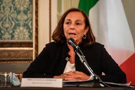 Lamorgese è infatti l'unico tecnico nella squadra presentata dal premier conte al quirinale, e si nata a potenza, di professione avvocato, luciana lamorgese in un'intervista del 2017 affermava che. Lamorgese Al Capolinea Conte Prepara Il Rimpasto E Un Nome Nuovo Per Il Viminale Il Riformista