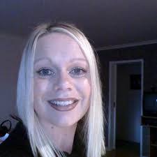 Carly Hogan's Instagram, Twitter & Facebook