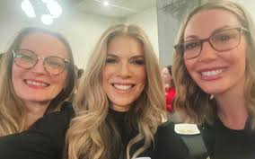 I've been off the grid for a while, but definitely not off the 𝓈𝒸𝑒𝓃𝑒!  Here's a little reel of the roles and runways (of the airport variety) that  have been keeping me