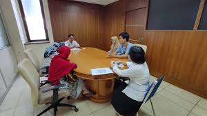 Pertama, kuffar yang dimaksud adalah saling membawa sarung pedang (kafir) untuk saling membunuh. Apa Itu Pusat Pelayanan Komunikasi Masyarakat Direktorat Jenderal Hak Asasi Manusia