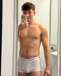 Art Bezrukavenko @artiomboy33 - Twitter Profile | TwStalker