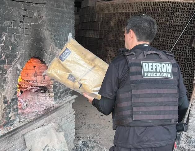 Pol&iacute;cia Civil incinera uma tonelada de entorpecentes em C&aacute;ceres - O Livre