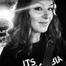 Spent the evening with my friend, the garden. She goes away for the winter  and I miss her so bad that sometimes I need to reach out and touch her come  springtime