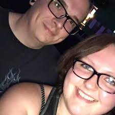 Lindsay Lakin's Instagram, Twitter & Facebook