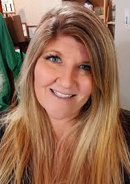 What are some accommodations near wineries in Hermann, Missouri for 4  adults?