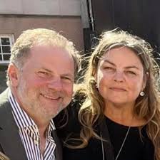 Tá ið Robert Gutke fekk at vita, at hann hevur vunnið búmerkjakappingina  hjá Betri Oyggjaleikum 2027🥇 Hjartaliga til lukku 👏🏻