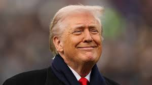 Minister Agriculture, Fisheries and Forestry, Murray Watt, visits Emerald  cotton farm