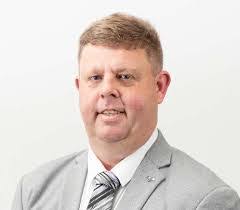 Deanne Pierce's Instagram, Twitter & Facebook