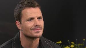 Dani Martín sorprende con un inesperado cambio de look hecho por él mismo