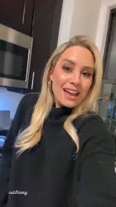 Juli Anderson's Instagram, Twitter & Facebook