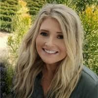 200+ "Emily Becker" profiles