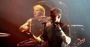 people love to hate twenty one pilots