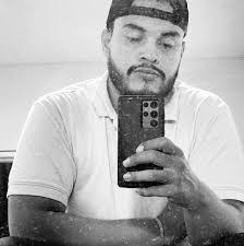 Carlos Luquez's Instagram, Twitter & Facebook