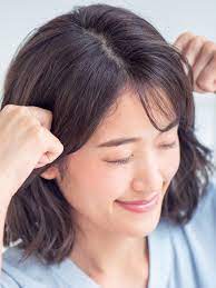 硬い頭皮を柔らかく改善 白髪 たるみ他お悩み別頭皮マッサージ法などをご紹介 美的 com 髪の育毛 薄毛 女性 頭皮マッサージ