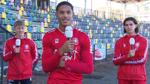 Born in zwolle, oosterwolde began his career with local club zac before moving to the fc twente youth academy in 2012. Eigen Tukkers Geven Fc Twente Smoel We Gaan Het Psv Superlastig Maken Nos
