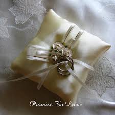 Ivory Satin Ring Pillow Rom Wedding Brand New Size Of Ring Pillow 10x10cm Ring Pillow Ivory Rings