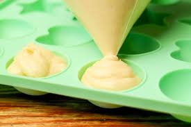 8 tbsp,baking powder:1 tsp,vanilla essence: Cake Pops Baking Recipe Thomas Sixt Food Blog