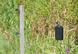 1 x p30 energiser and stand 1 x compact polytape (20mm x 200m) 20 x heavy duty polyposts (1.05m) 2 x polytape gate sets 1 x fence tester 3 x corner insulators 2 x ring insulators 1 x warning sign. Fenceguard The Smart Electric Fence Sensor