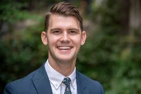 Eli Simmons's Instagram, Twitter & Facebook