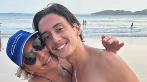 Filho de médica morta após ser baleada dentro de hospital no Rio completou  22 anos nesta terça