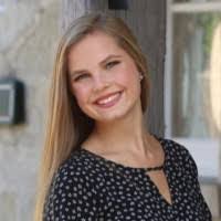 Julia Benoit's Instagram, Twitter & Facebook