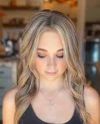 Aleena Newman's Instagram, Twitter & Facebook