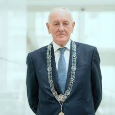 May 29, 2021 · remkes is sinds april waarnemend commissaris van de koning, een functie die in limburg gouverneur wordt genoemd. Johan Remkes Johanremkes Twitter