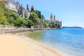 Nachbarinseln sind krk, pag, cres und dolin (unbewohnt). Die 10 Schonsten Strande Der Insel Rab Placesofjuma
