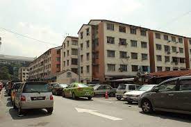 They have been putting up with blocked drains, indiscriminate rubbish dumping, and illegal hawkers which have exacerbated the shortage of parking space. Jom Beli Rumah Flat Taman Bukit Angkasa Pantai Dalam Facebook