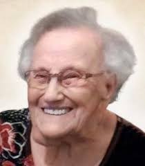 Annette Deslauriers's Instagram, Twitter & Facebook