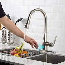 The handle style of the delta essa touchless kitchen faucet is different from the regular style handle there is a curve shape in the handle which gives a modern look to the faucet. Touchless Kitchen Faucet With Pull Down Sprayer Kitchen Sink Faucet With Pull Out Sprayer Kitchen Faucet Reviews Touchless Kitchen Faucet Kitchen Sink Faucets