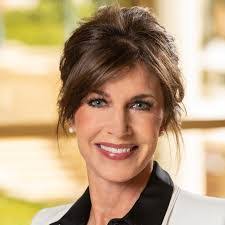 Ann Hoff's Instagram, Twitter & Facebook