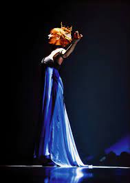 Pour ceux qui veulent voir ce concert avec le son en entier, veuillez cliquez sur le lien dessous, je l'ai mis sur odysée car youtube bloque le son de mes. Mylene Farmer Stade De France 2009