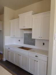 Timberlake New Haven Painted Linen Cabinets Santa Margarita Victoria Countertop And Emser Vogue White Gloss W Kitchen Remodel Kitchen Renovation Home Kitchens